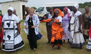 ELUXOLWENI BEHUISINGSPROJEK SKOP FEESTELIK AF